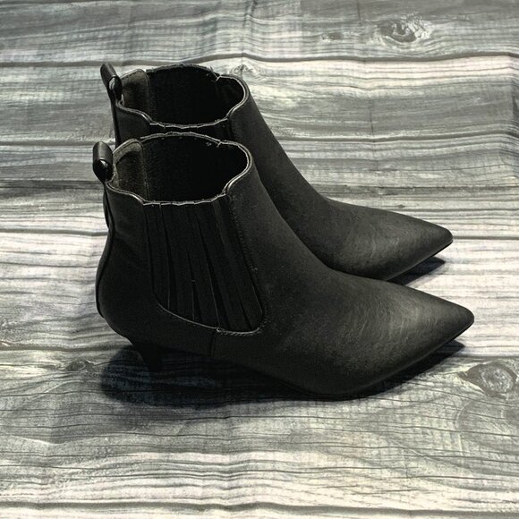 Qupid Shoes - Black Ankle Booties